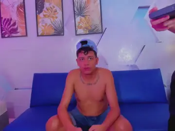 Cam4 Live Porn of justin_rain2