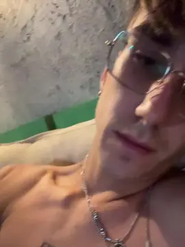 Cam4 Live Sex Cam of Aliosha1904