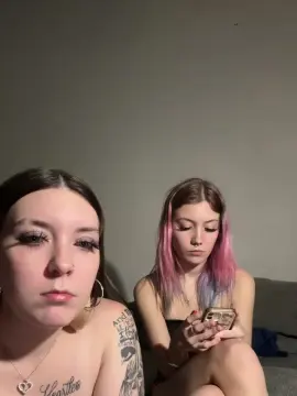Cam4 Free Live Porn of andtothoseilove