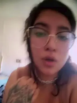 Cam4 Adult Video Chat of KreepyH0e_