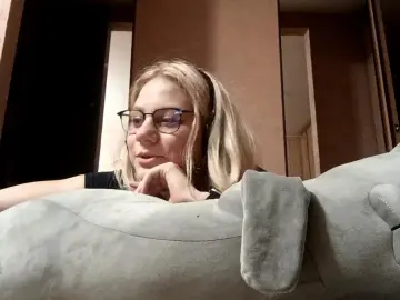 Cam4 Sex Cam of DavinaKummerow