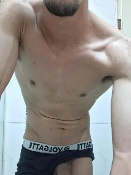 Cam4 Free Live Porn of Leo22D