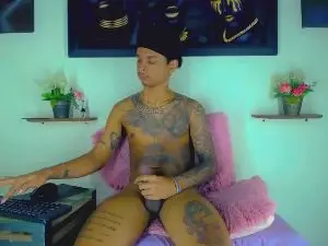Cam4 Sex Chat of Tatoo_Noah