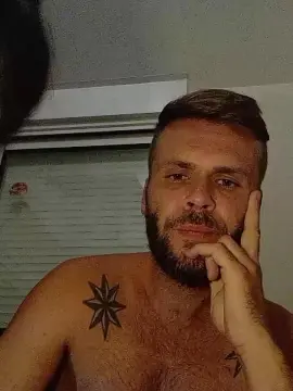 Cam4 Live Sex Cam of CoupleChaud18