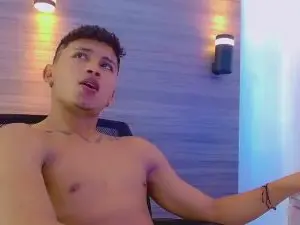 Cam4 Private Sex Chat of littlehorny_19