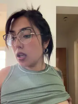 Cam4 Private Sex Chat of Momii28