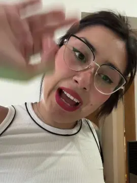 Cam4 Live Porn of Momii28