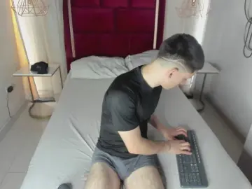 Cam4 Sex Cam of HunterHeat_