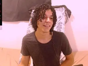 Cam4 Live Sex of IsidroGlasc