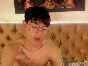 Cam4 Free Porn Cam of AleAurarashi