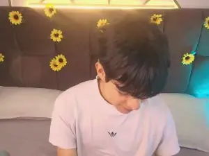 Cam4 Watch Live Sex Cams of AleAurarashi