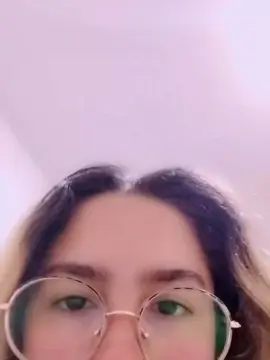 Cam4 Free Porn Cam of ladulce2