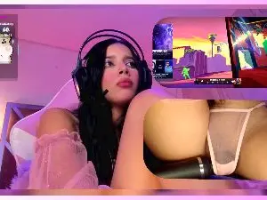 Cam4 Nude Webcam of SweetieCloe