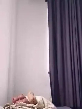 Cam4 Live Sex Cam of LoboAlvaro