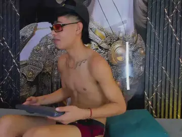 Cam4 Live Sex of GUSTAVOHOTSEX