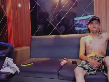 Cam4 Adult Webcam of KevinPerlas_