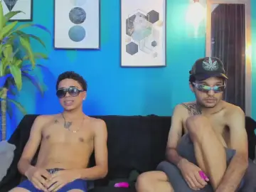 Cam4 Live Sex of TheWolfpack_1