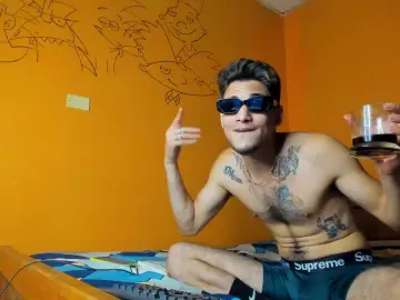 Cam4 Best live sex cam show of Axel_sex69