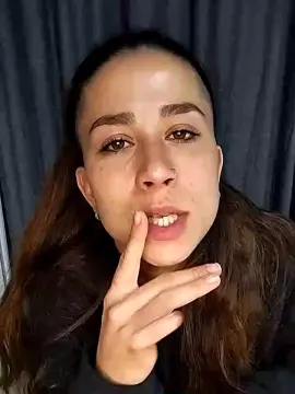 Cam4 Live Porn of BellaBelll