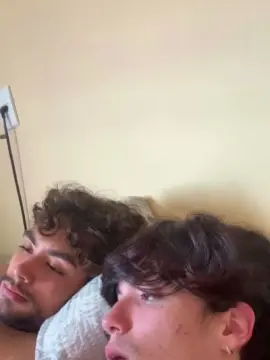 Cam4 Live Porn of novinhos37