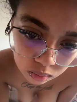 Cam4 Nude Webcam of Camille022