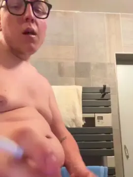 Cam4 Live Porn of PaonRouge