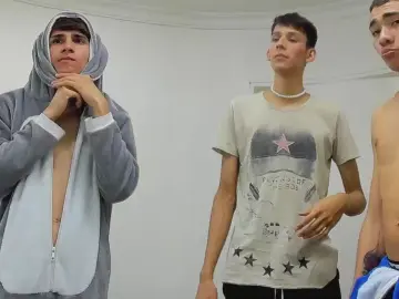 Cam4 Free Porn Cam of Straww_Boys