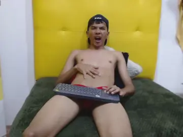 Cam4 Free Live Porn of markbow