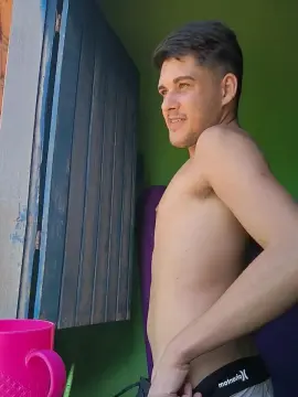 Cam4 Free Live Porn of Van_aquino