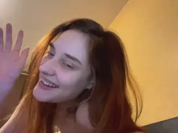 Cam4 Live Sex of LynettaLinsday