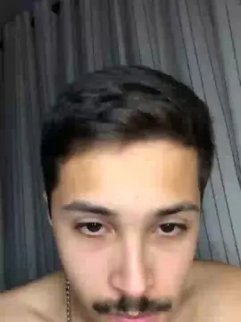 Cam4 Live Porn of HenriqueXz244
