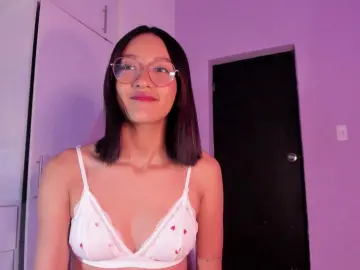 Cam4 Free Live Porn of daphne_courtis