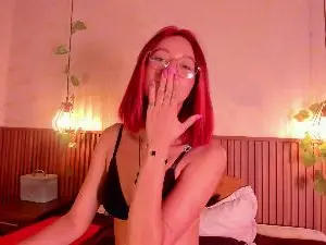 Cam4 Nude Webcam of daphne_courtis