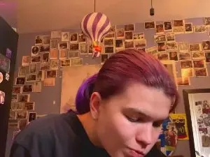 Cam4 Free Porn Cam of VikkiStrachan