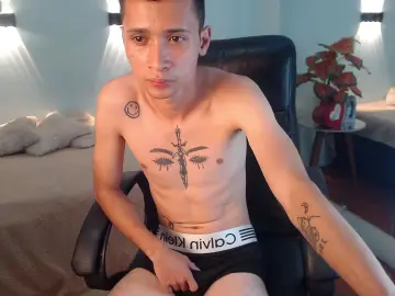 Cam4 Live Porn of LucassSmithh