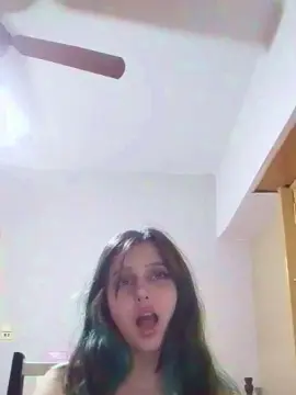 Cam4 Free Live Porn of gladysjunior