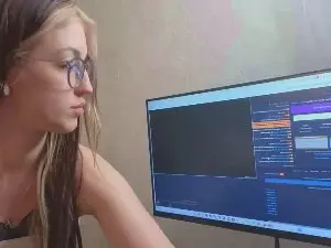 Cam4 Live Sex of TenaMuchmore