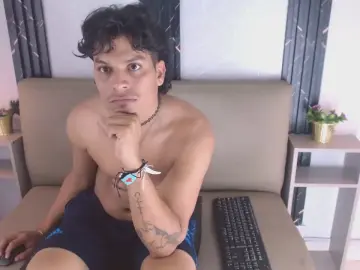 Cam4 Free Live Porn of Nicolas_Hodgson