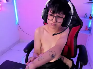 Cam4 Nude Webcam of Charlie_Taylor_