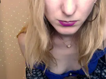 Cam4 Nude Webcam of LillyBluee