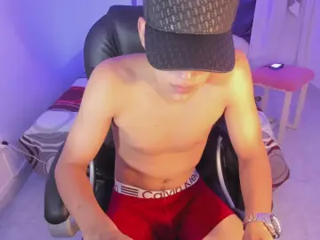 Cam4 Adult Webcam of MaxThomson_Boy