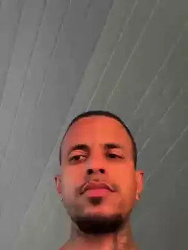 Cam4 Live Porn of Soaresluucas29