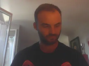 Cam4 Live Sex of maxou74