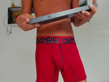 Cam4 Free Porn Cam of tyler_twink_boy