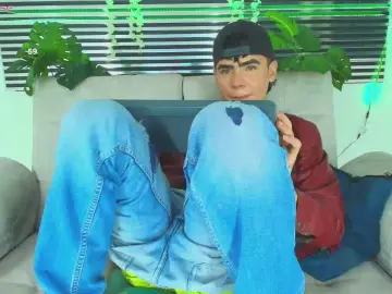 Cam4 Live Sex Cam of CamiiGuzman