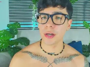 Cam4 Best Webcam of CamiiGuzman