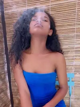 Cam4 Adult Video Chat of SissiFrenchy