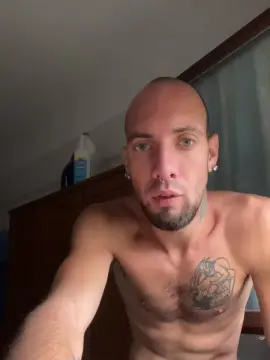 Cam4 Live Sex of devildick_hot