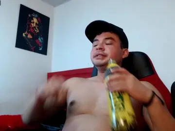 Cam4 Free Live Porn of kaiser_fox