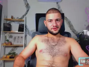 Cam4 Live Porn of MaximusDicks